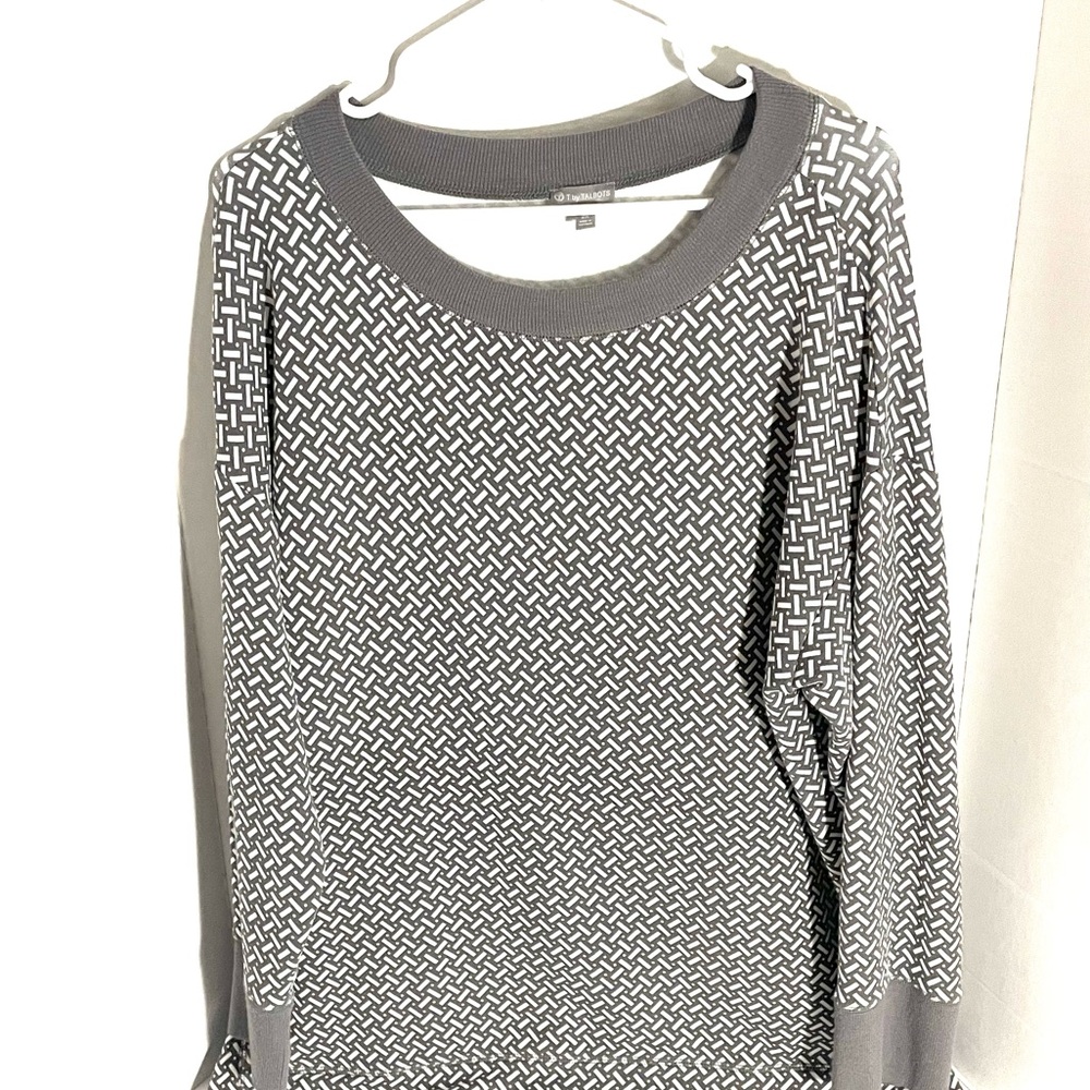 Grey Patterned Women's Sweater - Lightweight Crewneck